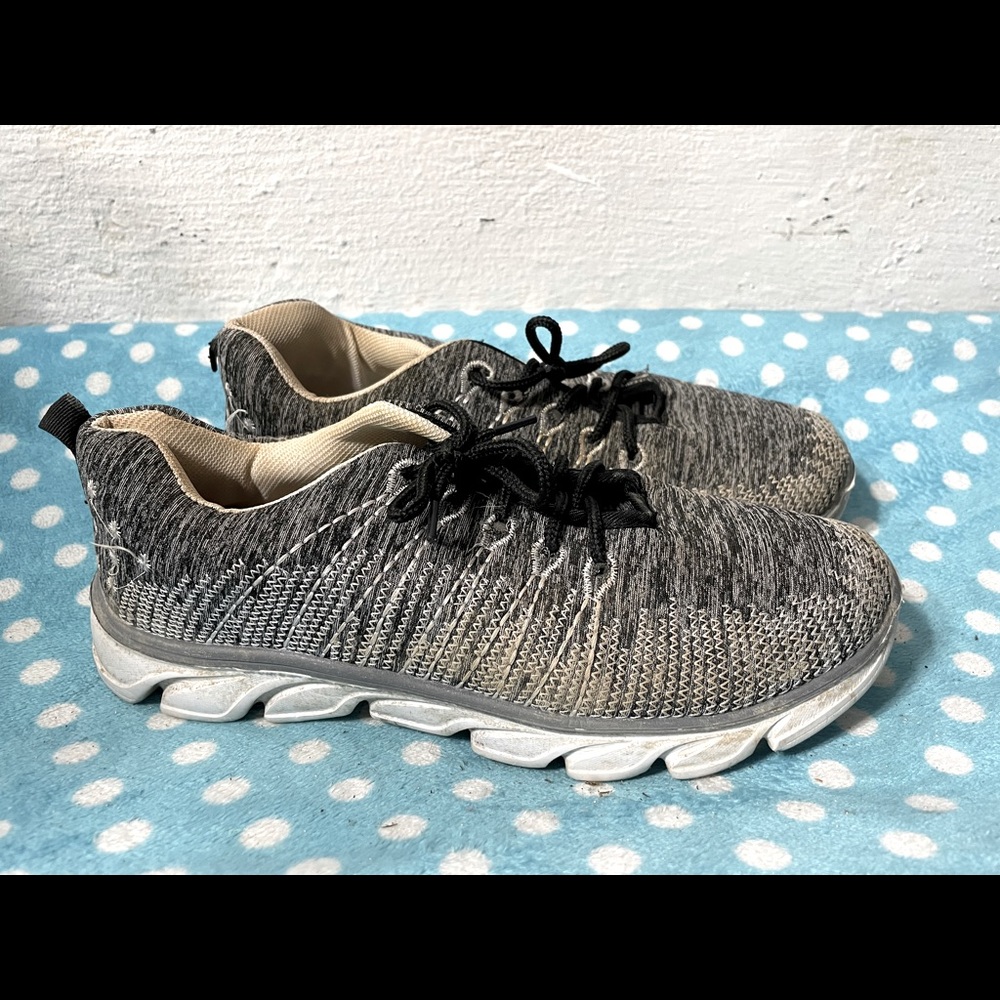 Women’s Fashion Sneaker